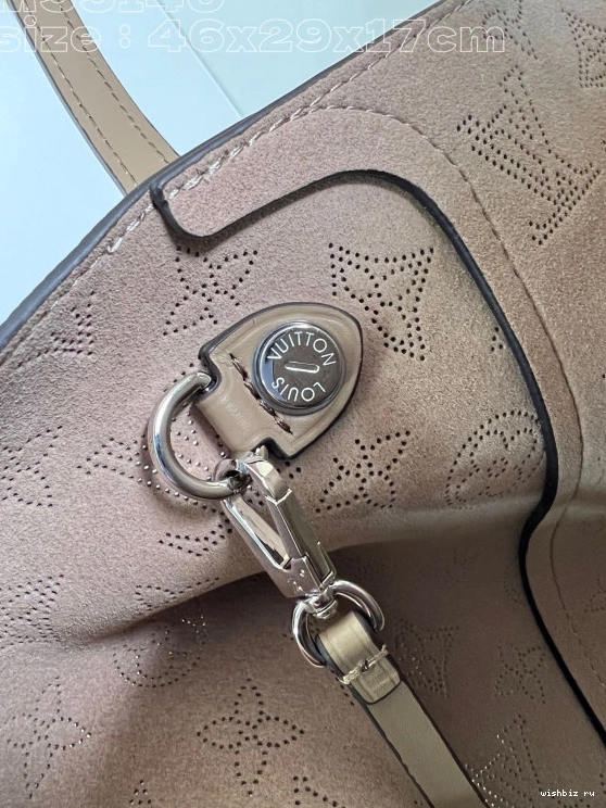 WIS 17CM LOUIS 29.5 x x VUITTON HINA-46 0715